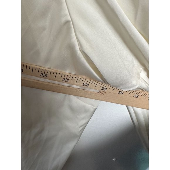 The Limited Collection 3X Blouse Top Womens Cream Angel Sleeves Flowy Poly Spand - Picture 16 of 16